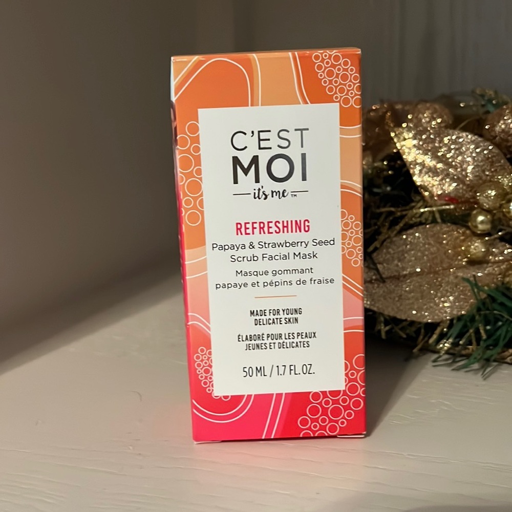 *New C'est Moi refreshing scrub/facial mask